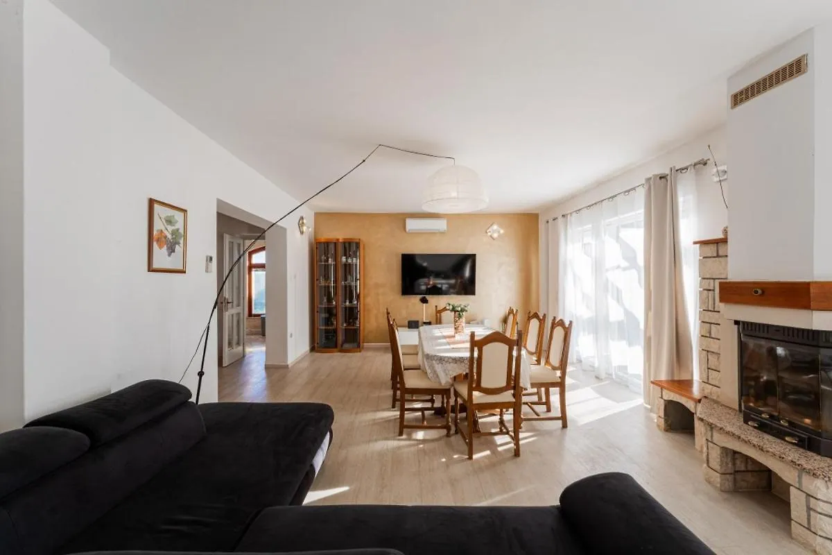 Villa Golf House In Liznjan - Haus Fuer 9-10 Personen 0*,  Croatia