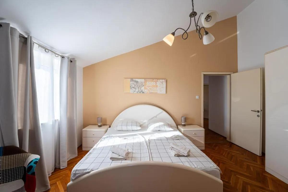 Villa Golf House In Liznjan - Haus Fuer 9-10 Personen