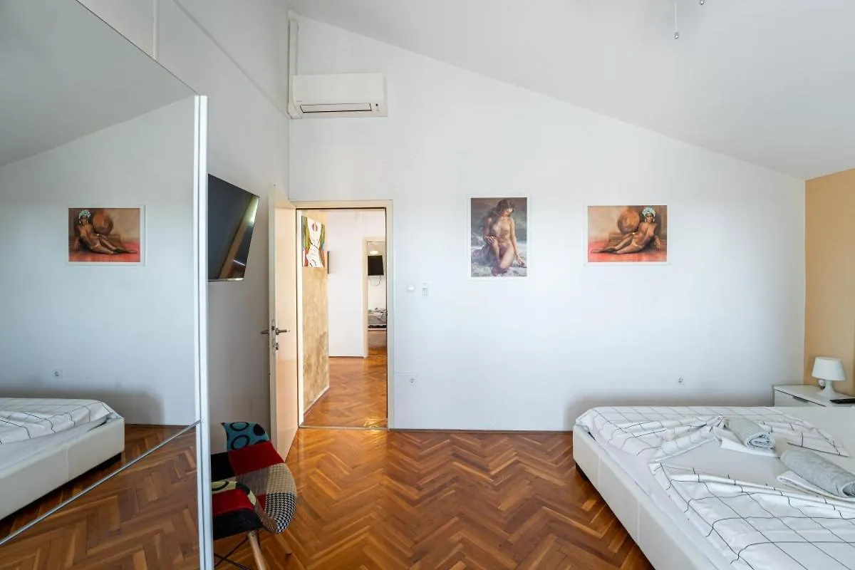 Villa Golf House In Liznjan - Haus Fuer 9-10 Personen