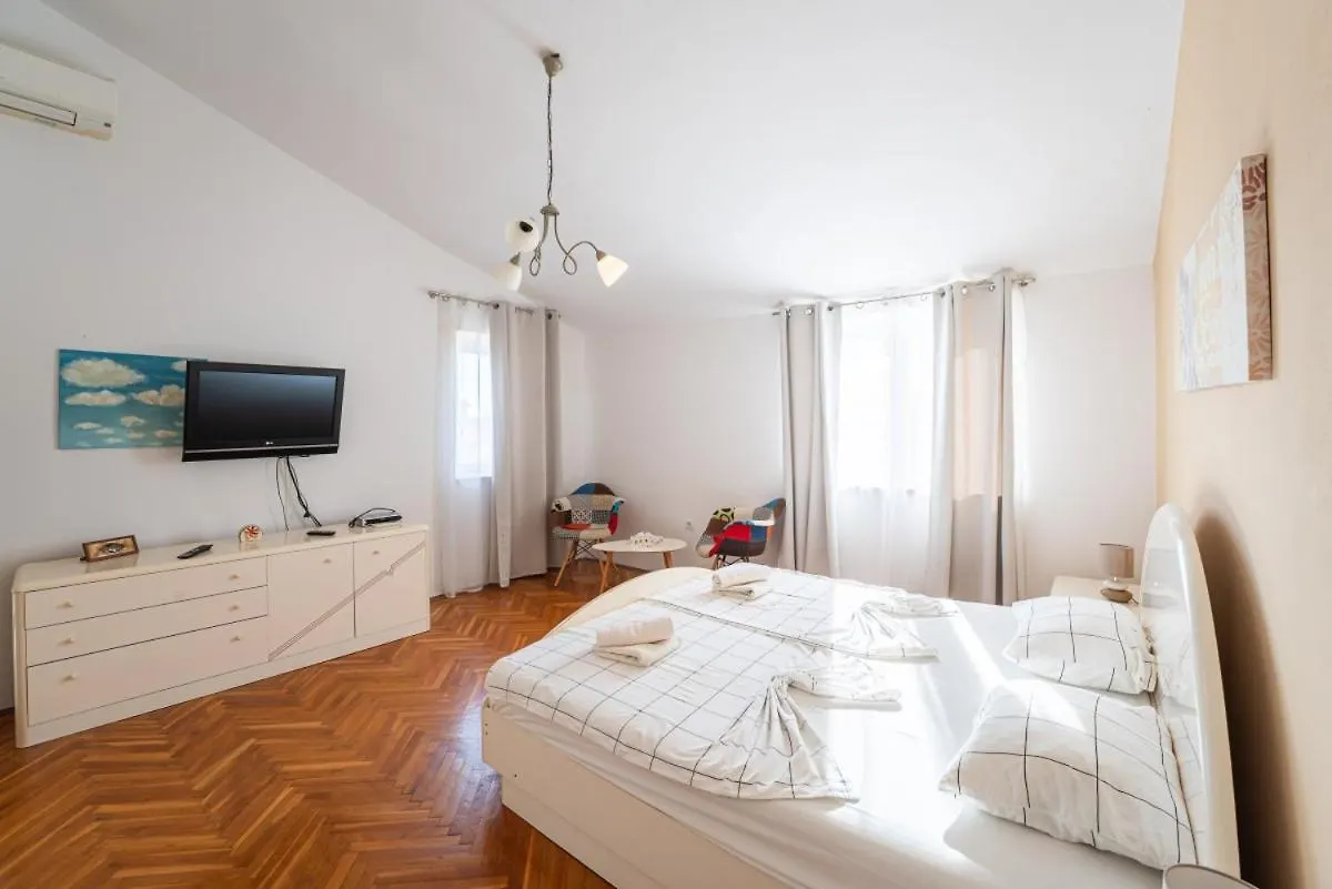 Villa Golf House In Liznjan - Haus Fuer 9-10 Personen