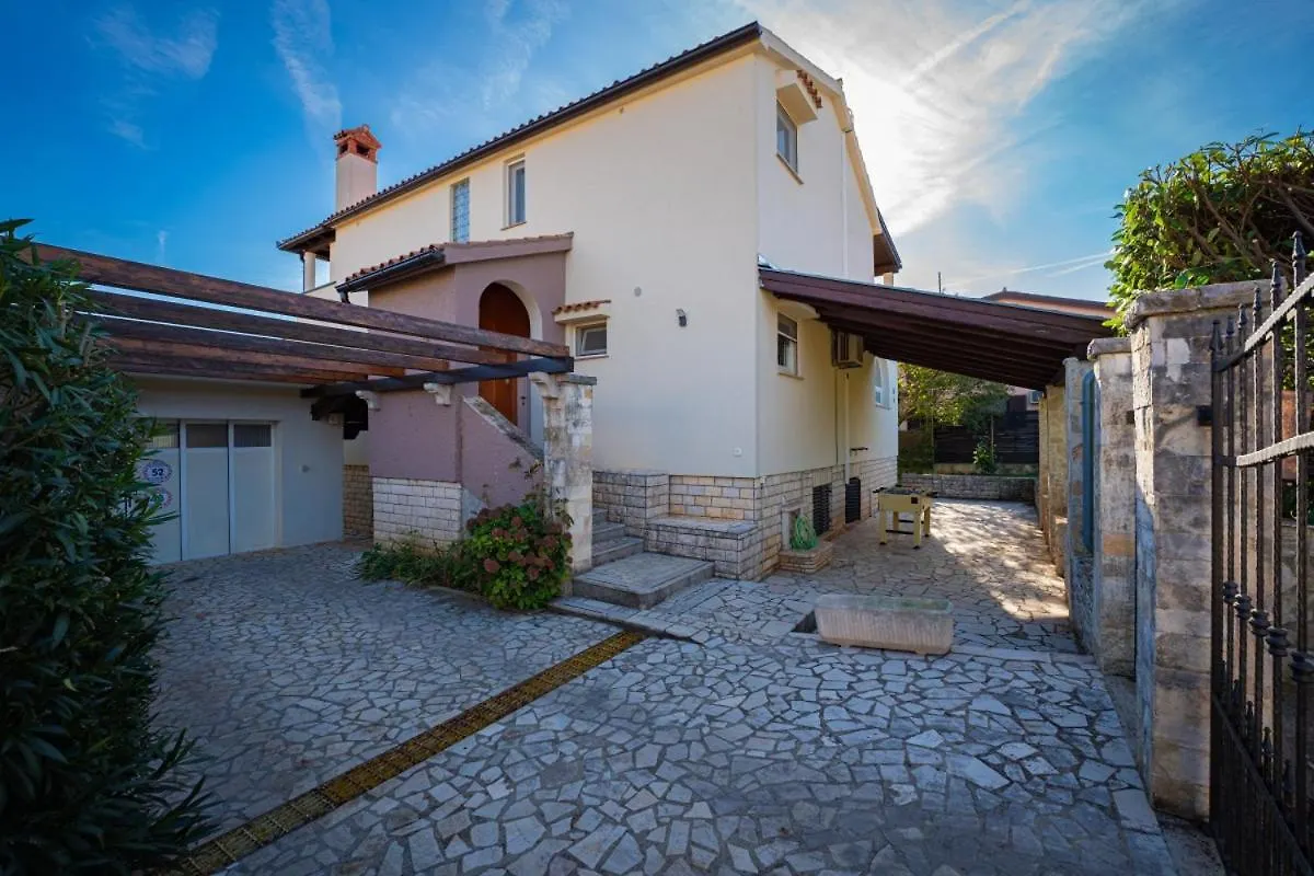 Villa Golf House In Liznjan - Haus Fuer 9-10 Personen 0*,